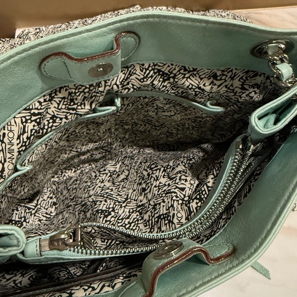 Rebecca Minkoff Mint Swing shoulder bag with silver trim, expandable side zipper - Picture 7 of 8